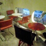 昼月MIDDAY MOON CAFE - テーブル席