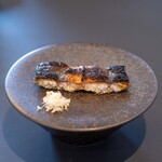 プレゼンテ スギ - 2025.6 長門川産天然うなぎパリパリ白焼き 山わさび添え