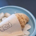 プレゼンテ スギ - 2025.6 楽しみな給食（手作り黄な粉を塗した自家製クロワッサン）