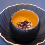 プレゼンテ スギ - 2025.6 エアーアイス（富里産赤肉メロンのエアーアイス、ローズゼラニウムのゼリー、ブラックオキザリス）