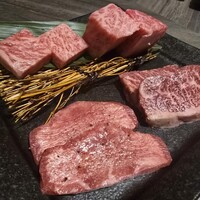 近江うし焼肉 にくTATSU 日本橋室町店 - 