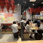 餃子 小籠包 福包酒場 - だんだん客が入り始めた