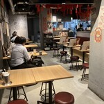 餃子 小籠包 福包酒場 - 店内雰囲気
