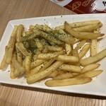 餃子 小籠包 福包酒場 - とりあえずのフライドポテト