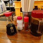 中央酒場 - 調味料たち