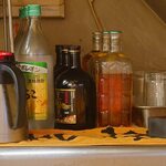 中央酒場 - 使いやすいように整理されたボトル