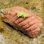 神田錦町 鮨たか晴 - 鮪カマトロ炙り