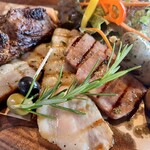 檪の丘 - スペアリブと湯布院産ソーセージ盛り合わせ