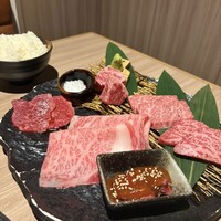 近江うし 焼肉 にくTATSU 青山本店 - 