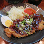 津久紫 - 「サービスランチ 650円」8/18(月)は「鹿児島豚 肩ロース八丁味噌カツ ご飯と赤だし付き」