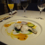 ラ ヴォワール - 築地より本日の鮮魚のスチーム、エキゾチックフルーツソースとココナッツの泡