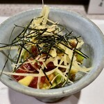 奈良 - マグロとアボカドの和物