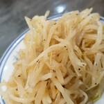 桂林 - お通しのもやしナムル　これだけでお酒が進む