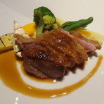 ラ ヴォワール - 鴨胸肉のロティ　ハチミツワサビ風味　新生姜香るソースで