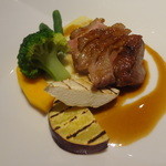 ラ ヴォワール - 鴨胸肉のロティ　ハチミツワサビ風味　新生姜香るソースで