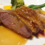 ラ ヴォワール - 鴨胸肉のロティ　ハチミツワサビ風味　新生姜香るソースで