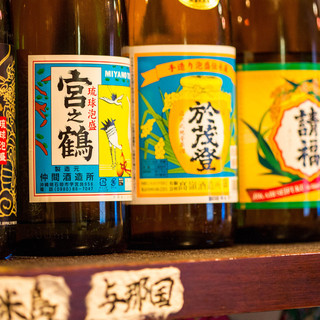 入手が難しい「宮之鶴」☆65種以上の泡盛がございます。