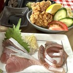 虎てっちゃん - 料理写真:お刺身定食【鰤】唐揚げ付き