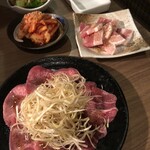 焼肉ホルモン 極 - 