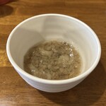 汁麺屋 どっぷりしやがれ - 別椀提供のアブラ。