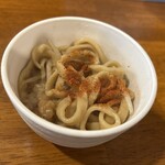 汁麺屋 どっぷりしやがれ - 麺をドボンしてとうがらしを。