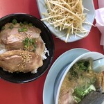 山岡家 宝神店 - 