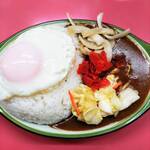 シュクリア - チキンカツ目玉カレ－の中盛（辛さ３０・副菜）