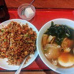 満洲園 - 黒チャーハン＋半ラーメン980円