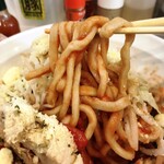 時は豚なり - 【限定】汁なしとま二郎(200g)、麺リフトアップ