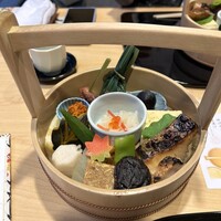 六盛 - 色々食べられるし全て美味