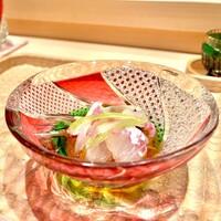 伯雲 - 鯛とフキとウドのお浸し　春らしい彩りの一皿