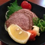 紅梅園 - H.26.5.30.夜 和牛タタキ 900円