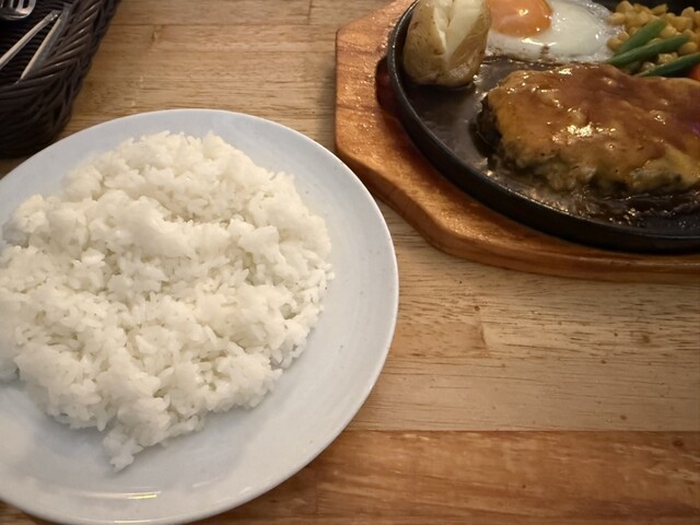 BUZZ’s GRILL photo 2