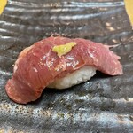 祥之家 - アイオブロインを使った究極の肉寿司