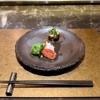 鉄板焼 雅 銀座 - 水タコのマリネ ルッコラ トマト
                      茄子とズッキーニのミルフィーユ