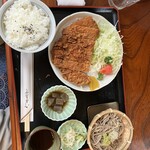 力鶴 - ロースカツ定食