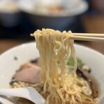 Fishmen - 貝と魚のアラ炊き中華そばライトの麺