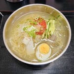 マニワ - 料理写真:韓国式冷麵　１３８０円