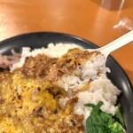 髙橋バーガー - リズムセッション限定マッサマンカレー