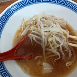 新潟発祥 なおじ - 入れるの忘れたと言って持ってきたモヤシ