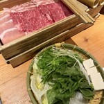 黒豚しゃぶしゃぶ 島津 - 黒豚・国産牛盛合せしゃぶしゃぶ