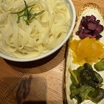 黒豚しゃぶしゃぶ 島津 - 漬物盛り合わせ