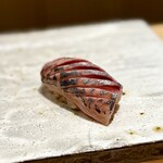 305950420 - 脂の乗りも、味の乗りも非の打ち所ナシの鯵。
                        旬の強さを感じます♪