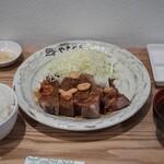 厚切りレアとんかつ やまとん - 