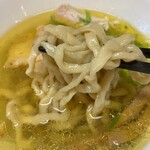 鼓志 - 中華そば(塩・手揉み太麺)麺アップ