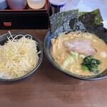 家系横濱ラーメン 川壱や - 料理写真: