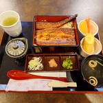鰻の成瀬 - 料理写真:◯上うな重竹3/4尾

この金額（2,500円）なのに
ガッツリとした鰻の量はあるなあ❗️