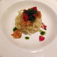 エトワール - ライブキッチンのパスタ。目の前でチーズ絡めて盛り付けもしてくれる