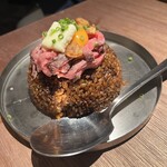 オクユカシ ハナレ - ガリバタ和牛鉄板焼き飯(税込2805円)
