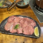 焼肉 ちゃんぷ 吉祥寺店 - タン2種